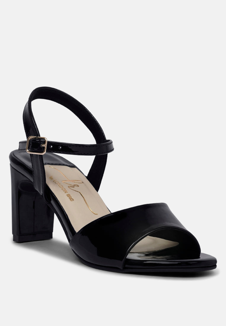 women glossy faux leather buckle sandals#color_black