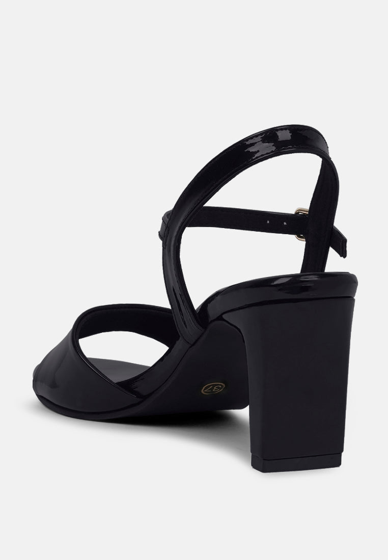 women glossy faux leather buckle sandals#color_black