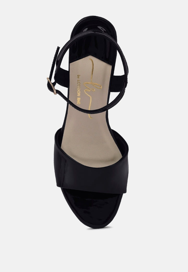 women glossy faux leather buckle sandals#color_black