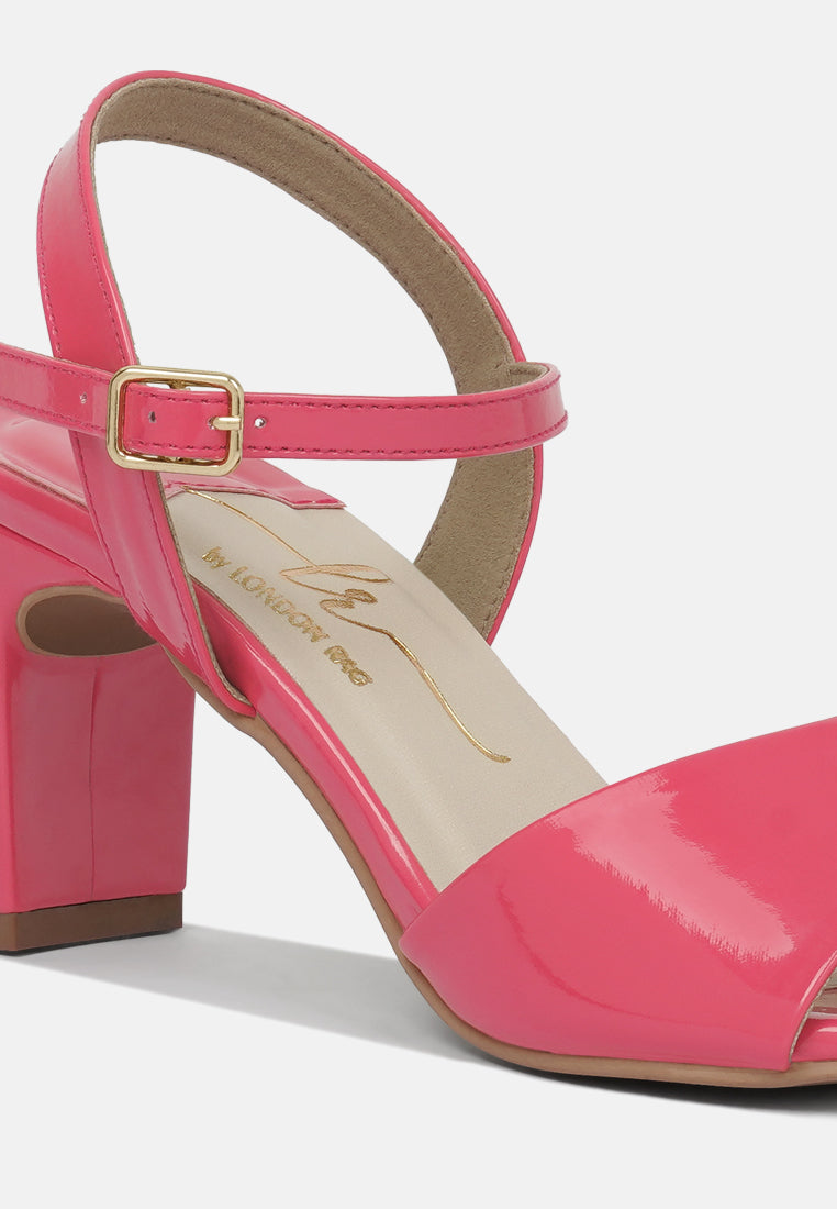 women glossy faux leather buckle sandals#color_fuschia