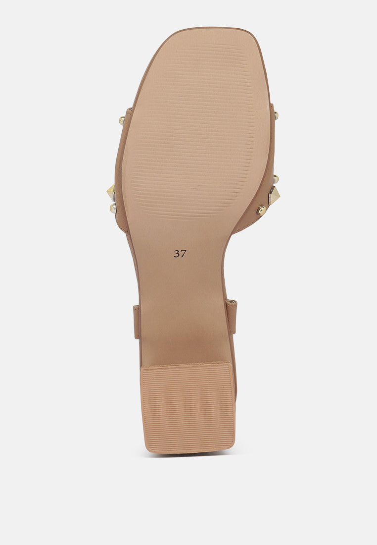 women studded block heel sandals#color_camel
