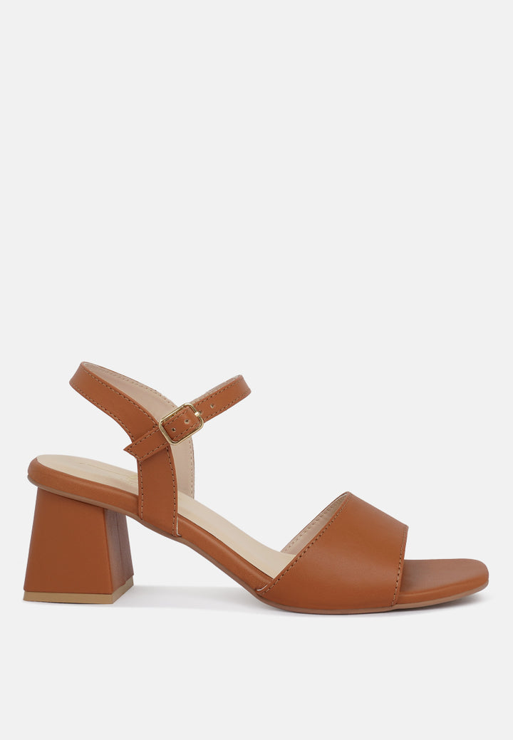 women faux leather sandals#color_tan