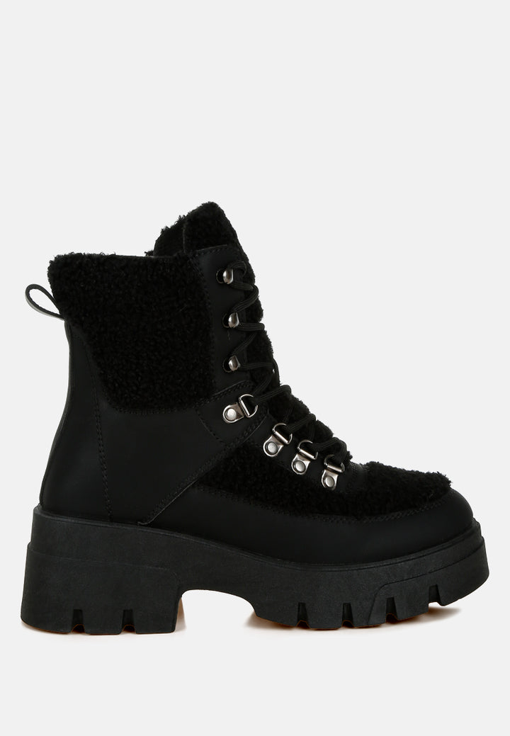 women faux fur detail chunky hiker boots#color_black