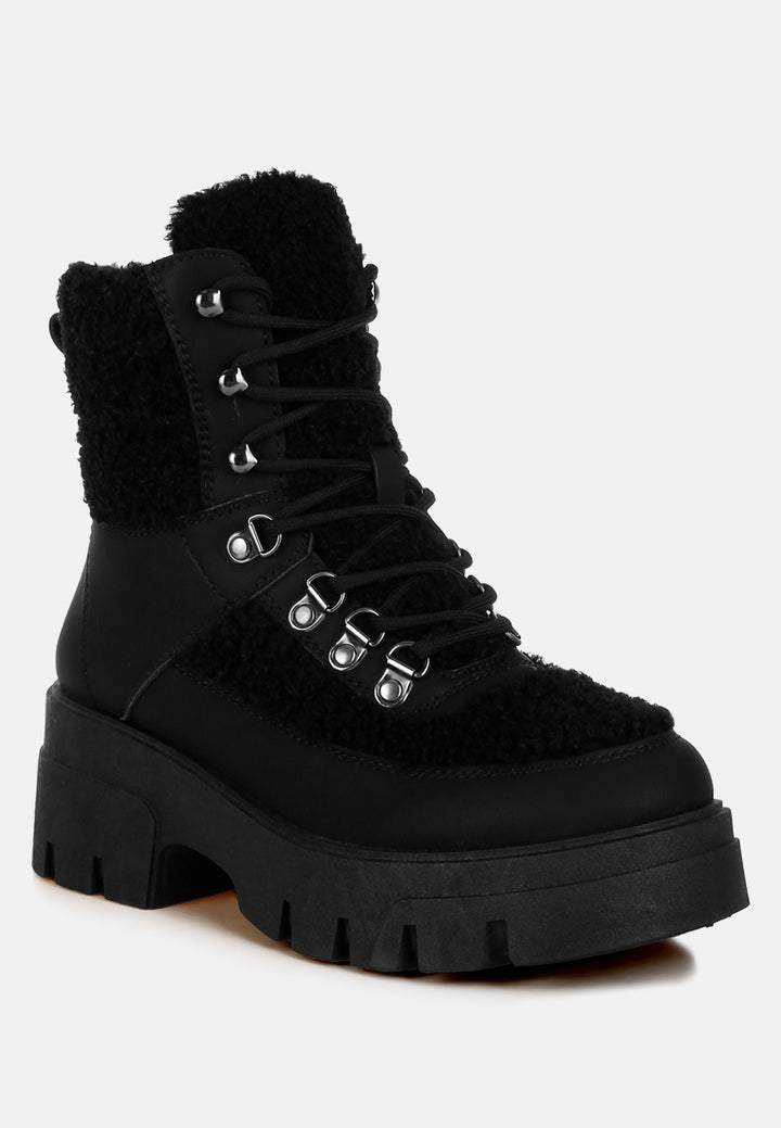 women faux fur detail chunky hiker boots#color_black