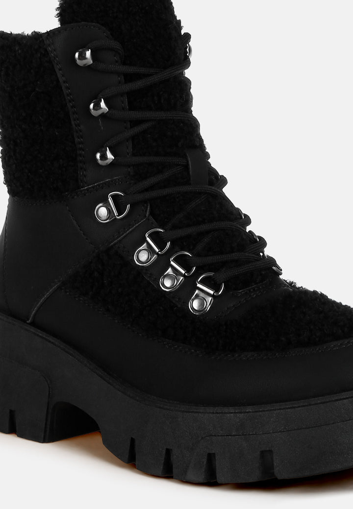 women faux fur detail chunky hiker boots#color_black