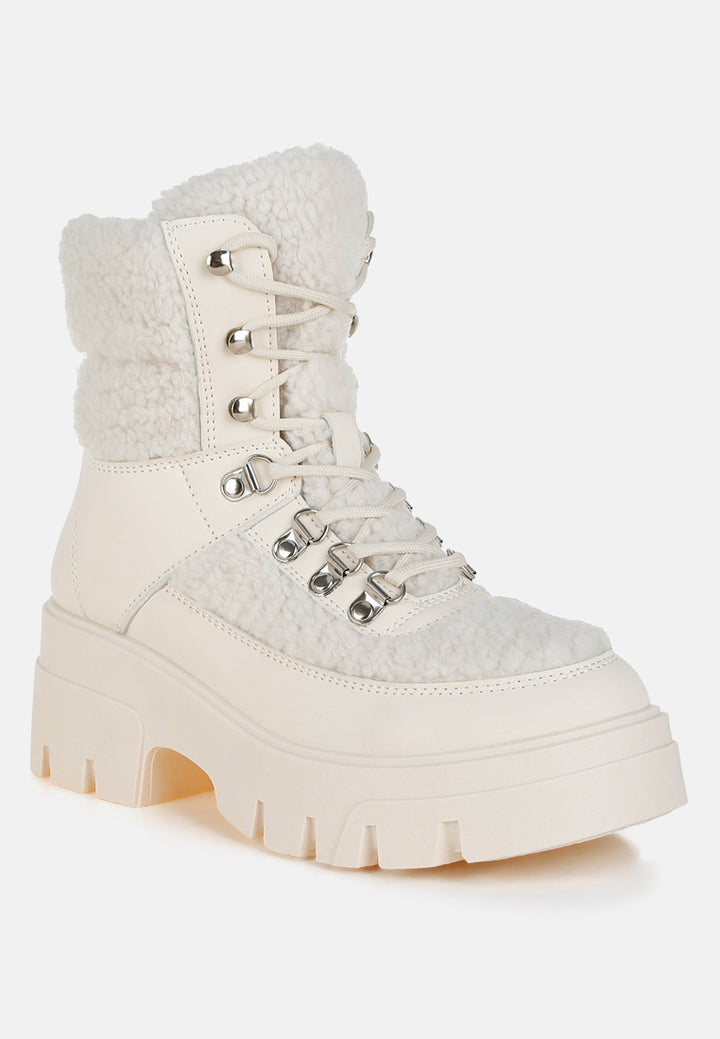women faux fur detail chunky hiker boots#color_beige