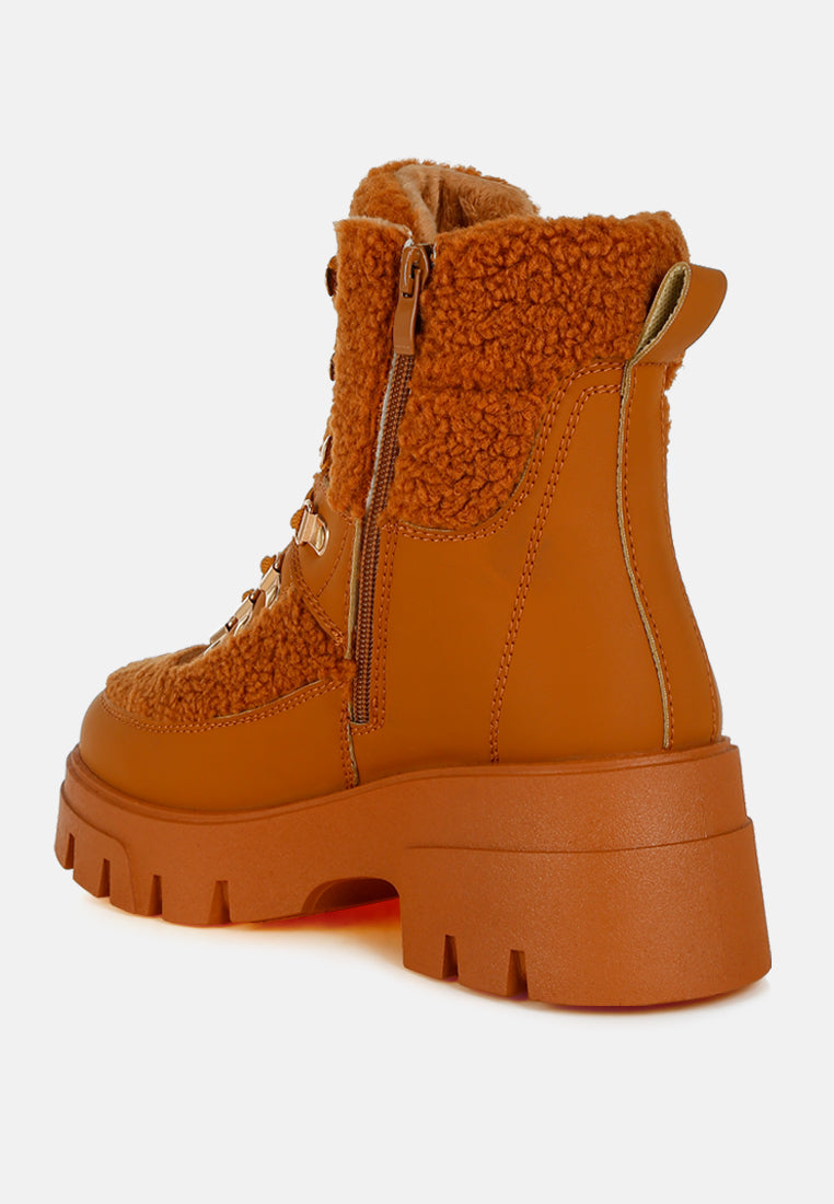 women faux fur detail chunky hiker boots#color_tan