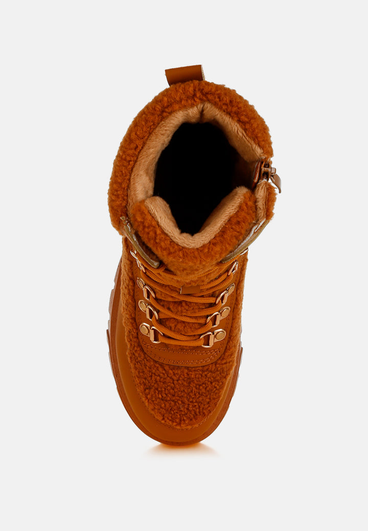 women faux fur detail chunky hiker boots#color_tan