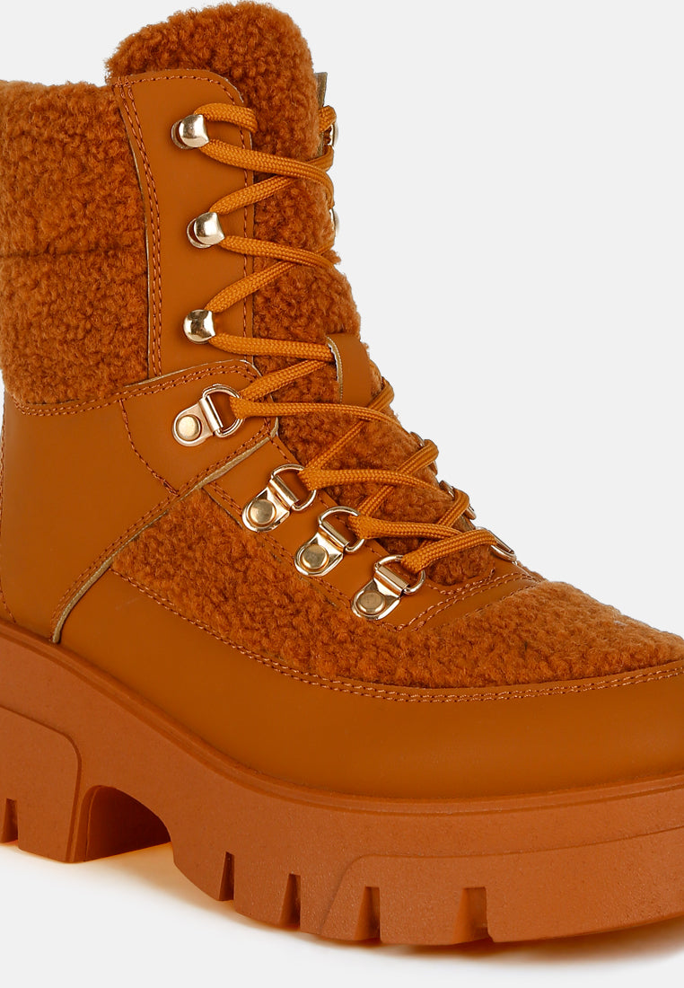 women faux fur detail chunky hiker boots#color_tan