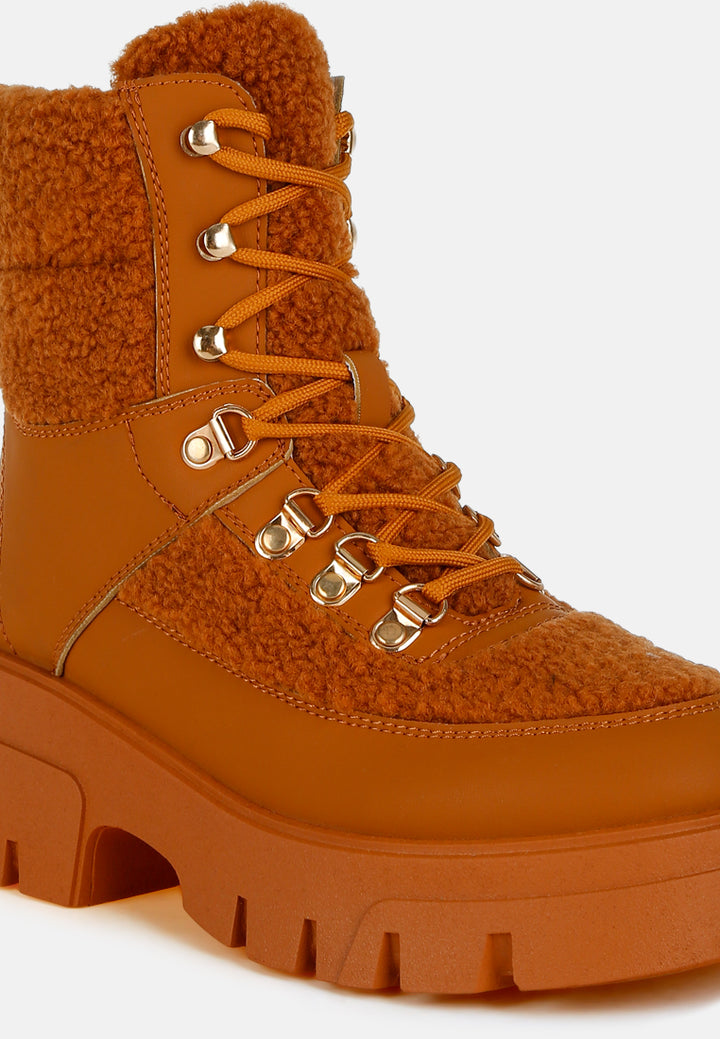 women faux fur detail chunky hiker boots#color_tan