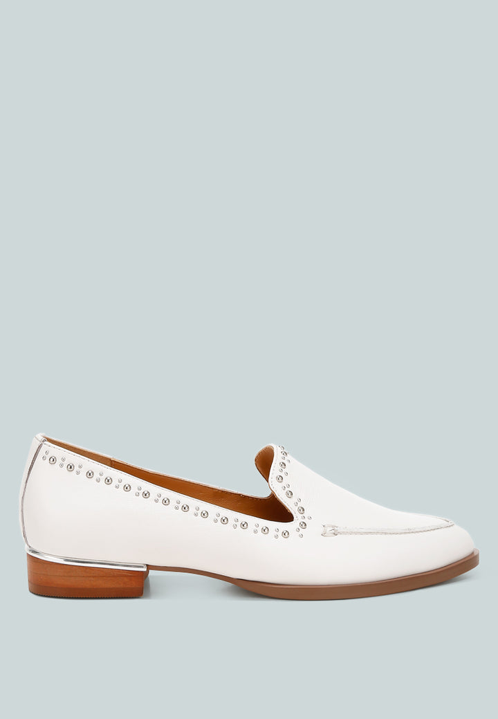 women delicate stud detail leather loafers#color_off-white