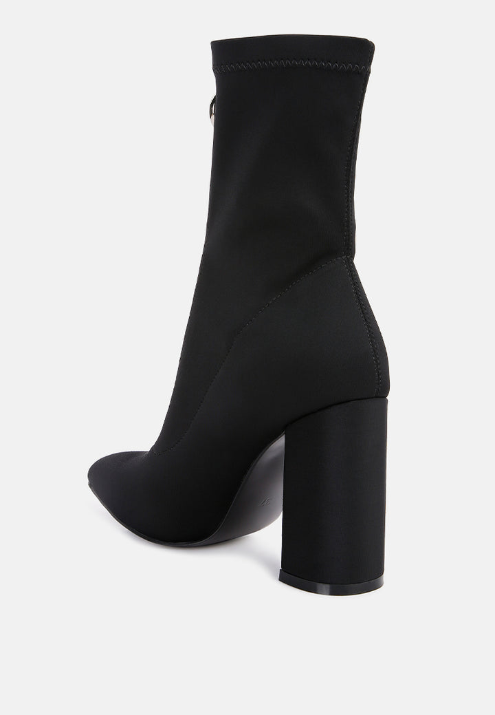 women bobbettes block heeled ankle boot#color_black