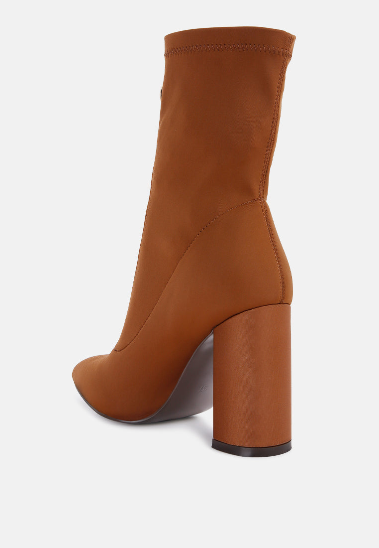 women bobbettes block heeled ankle boot#color_tan