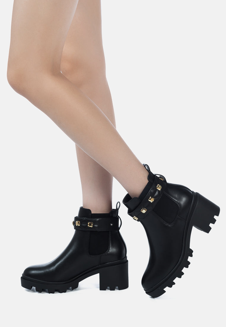 Women Chained Chunky Chelsea Boots In Black