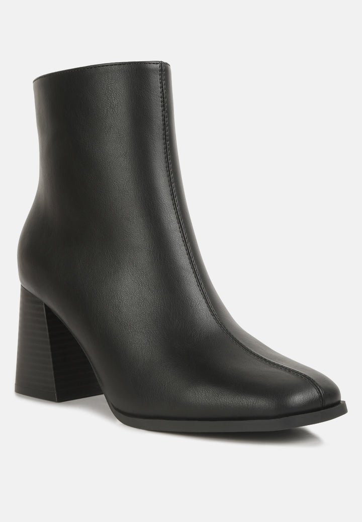women cut out block heeled chelsea boots#color_black