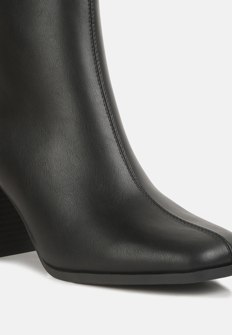 women cut out block heeled chelsea boots#color_black