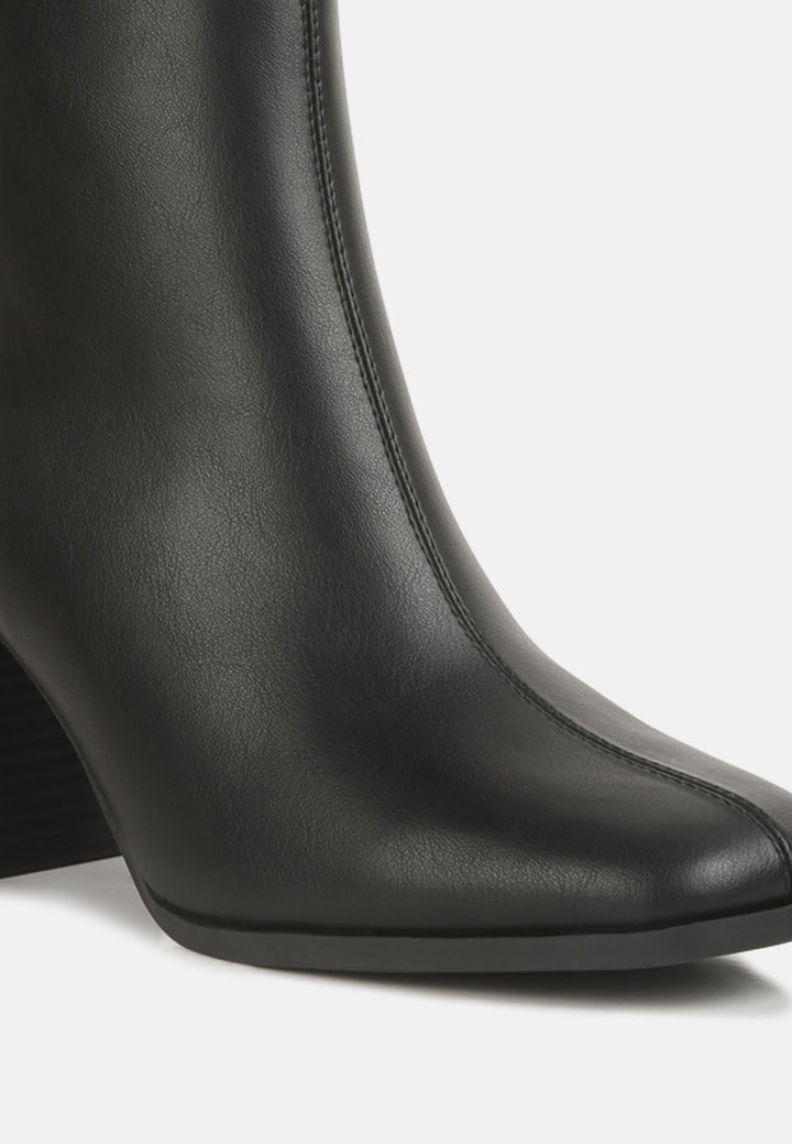 women cut out block heeled chelsea boots#color_black