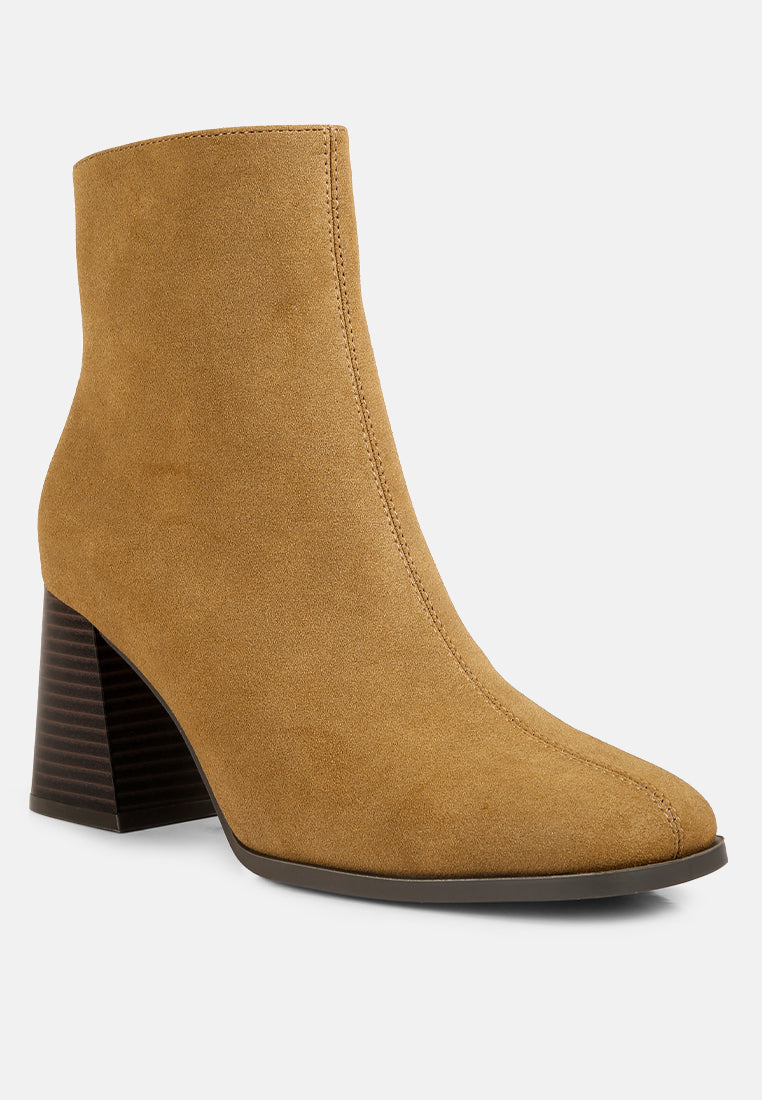 women cut out block heeled chelsea boots#color_tan