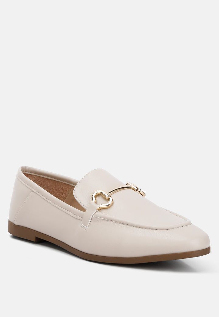 women horsebit embellished loafers#color_off-white