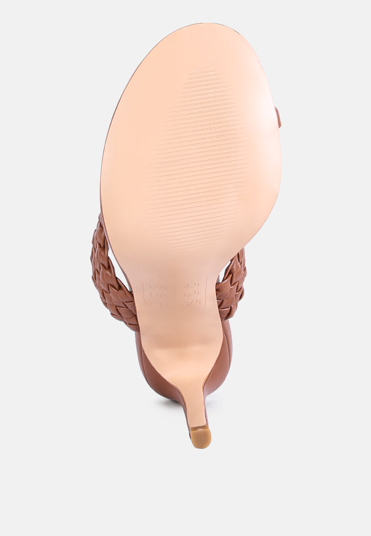 women woven strap toe ring sandals#color_mocchiato