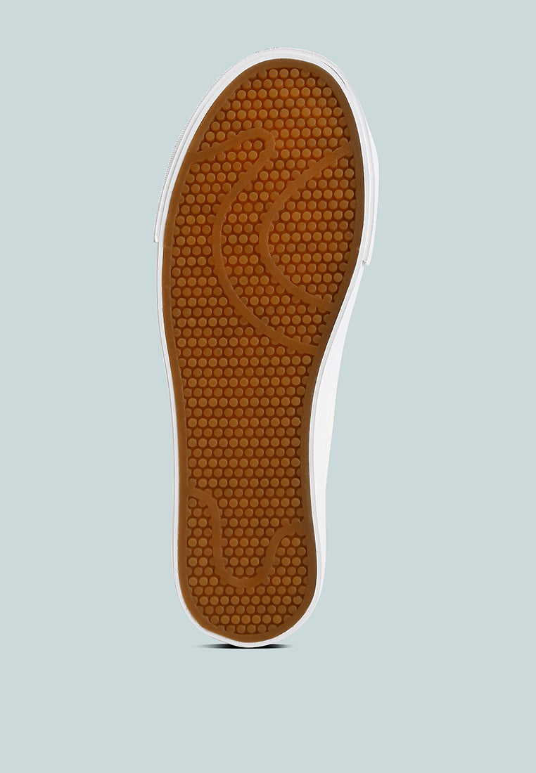 women hyra solid flatform canvas sneakers#color_white