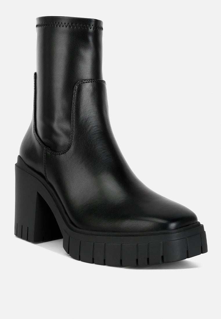 women platform heeled ankle boot#color_black