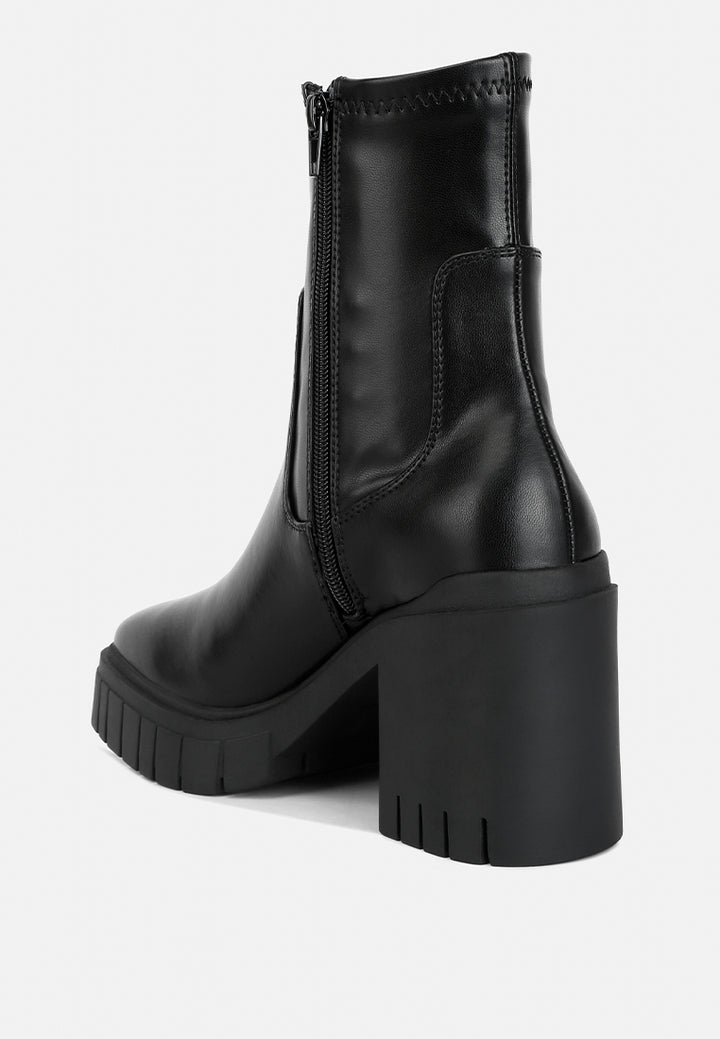 women platform heeled ankle boot#color_black