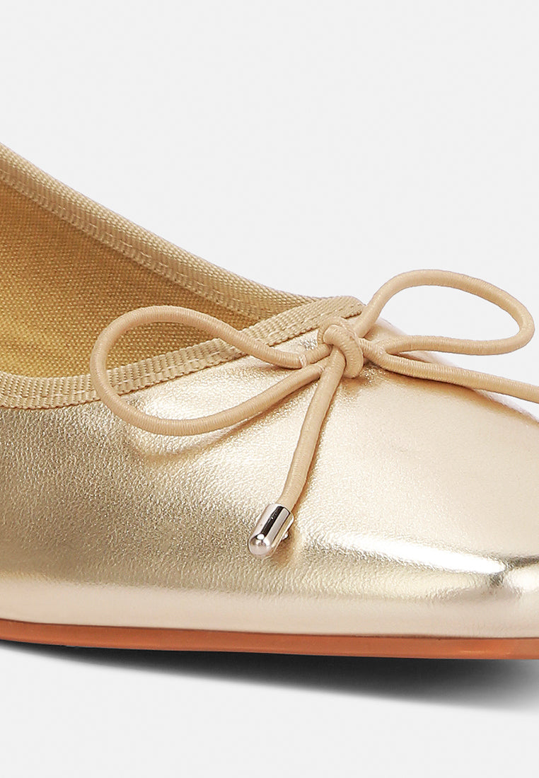 women metallic low block heel ballerinas#color_gold