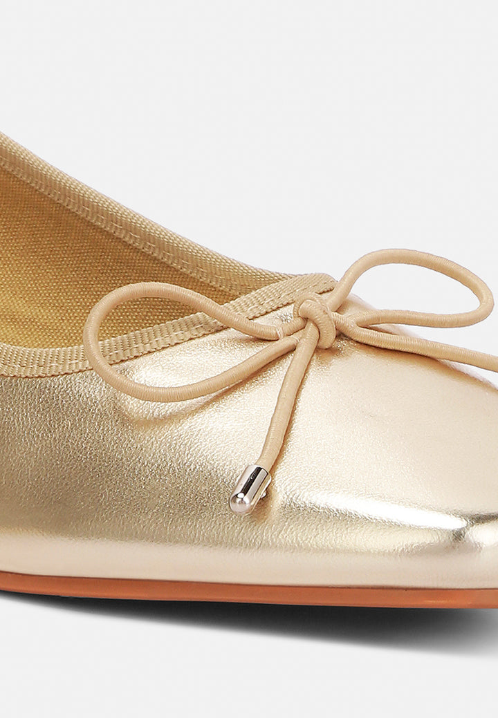 women metallic low block heel ballerinas#color_gold