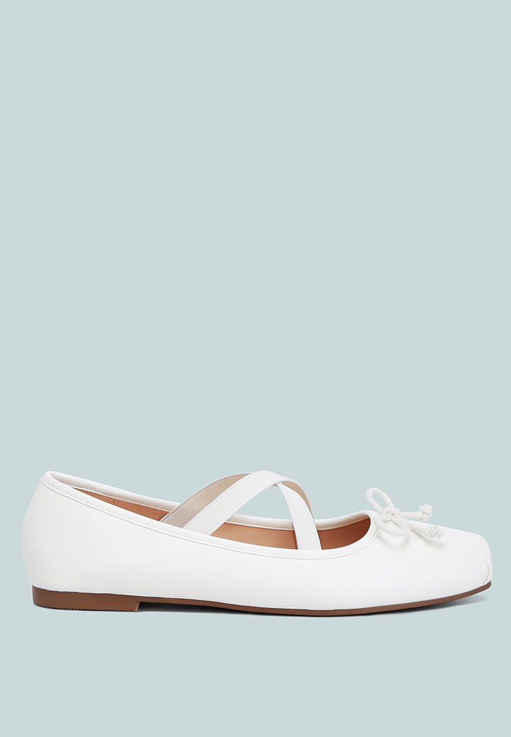 women recycled faux leather ballet flats#color_white