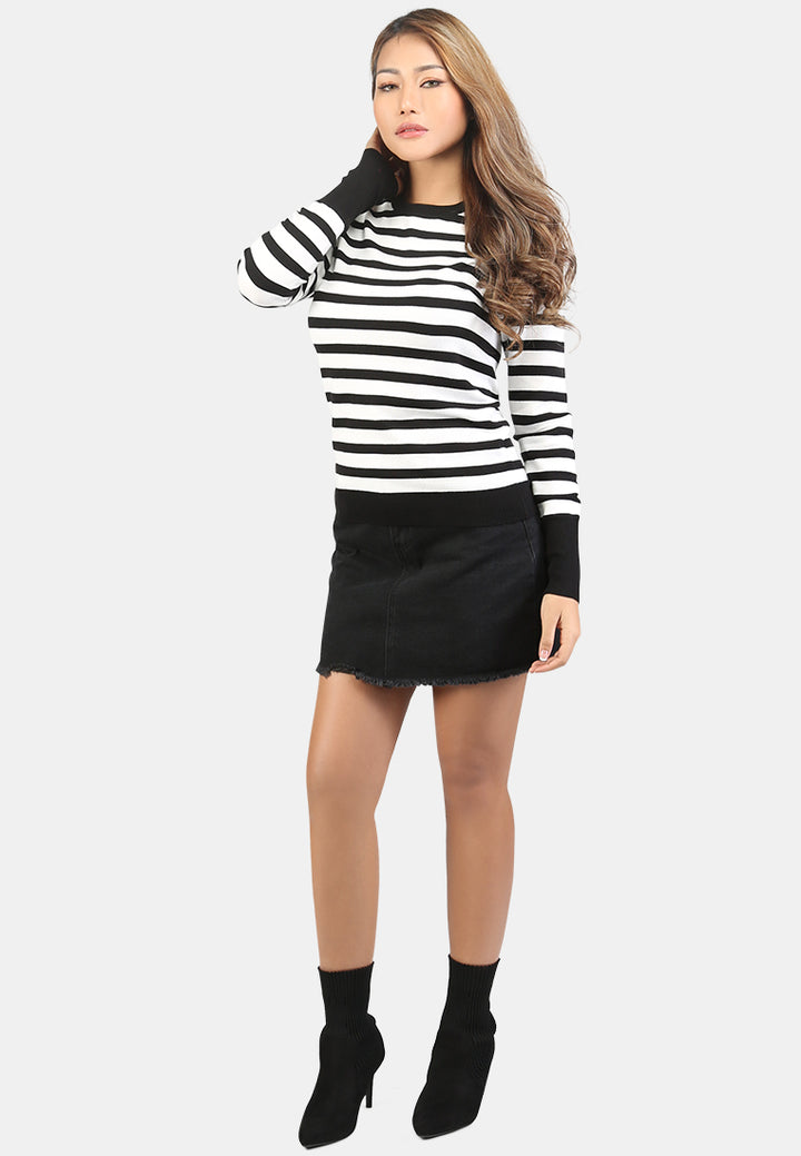 light weight pullover sweater#color_off-white-black