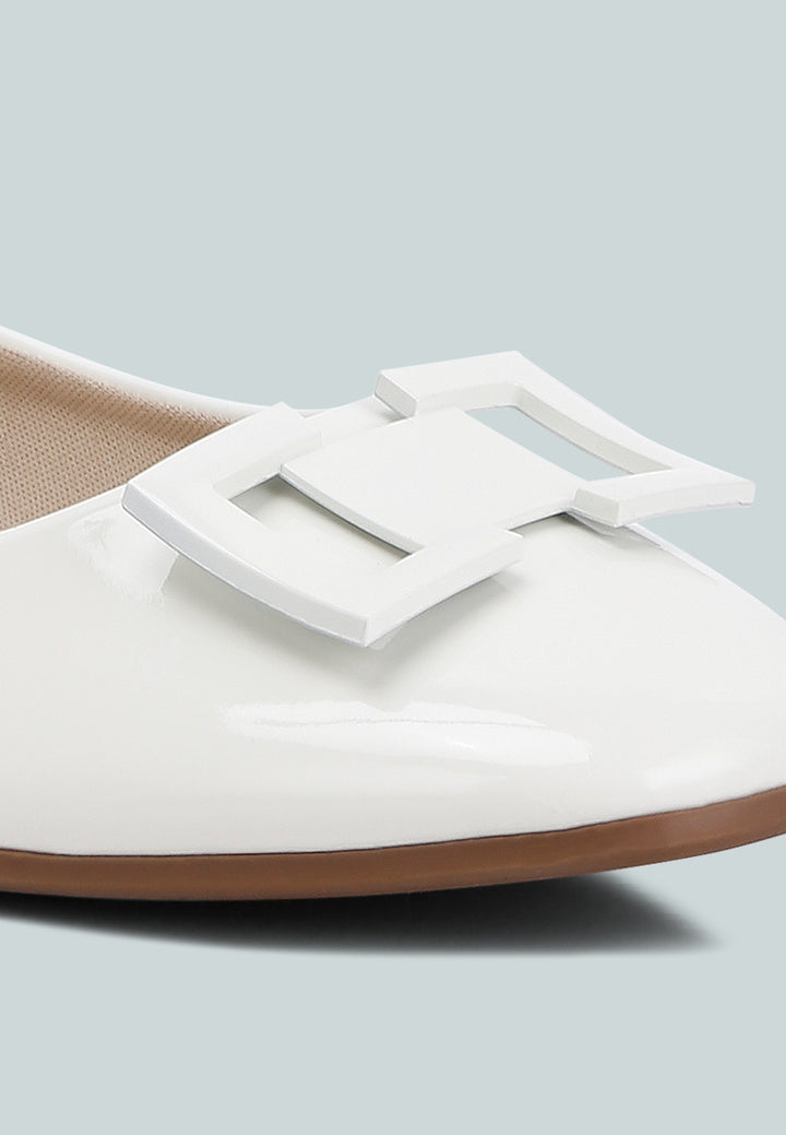 women embellished flat ballerinas#color_off-white
