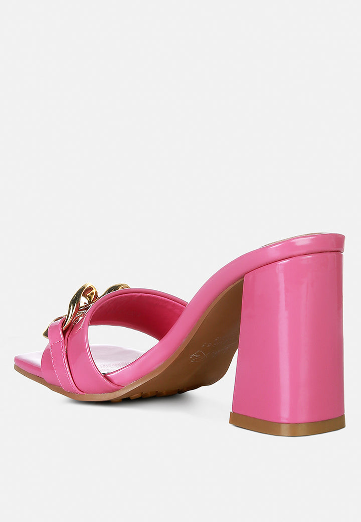 women metal chain detail block heel sandal#color_pink