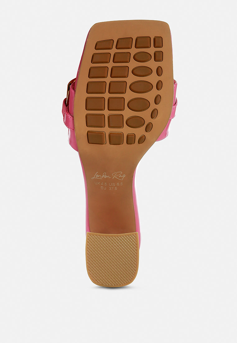 women metal chain detail block heel sandal#color_pink