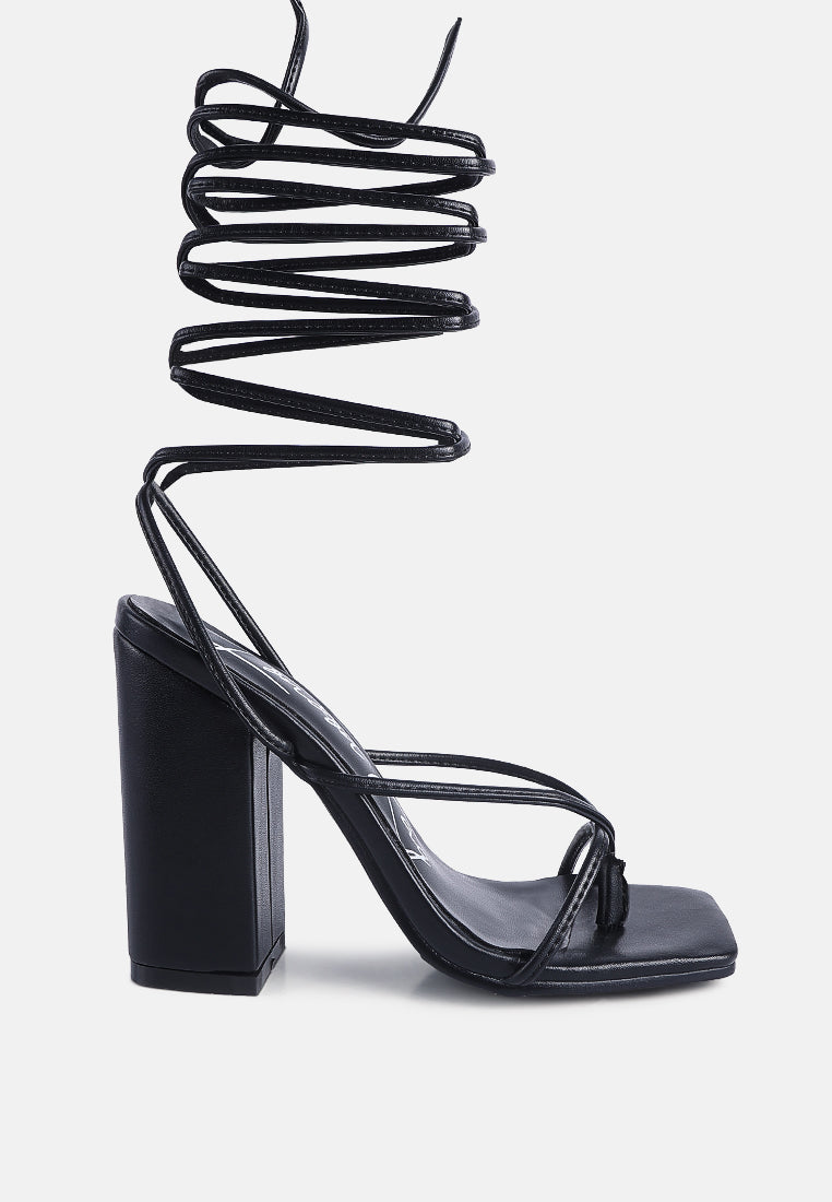 women lace up block heeled sandal#color_black