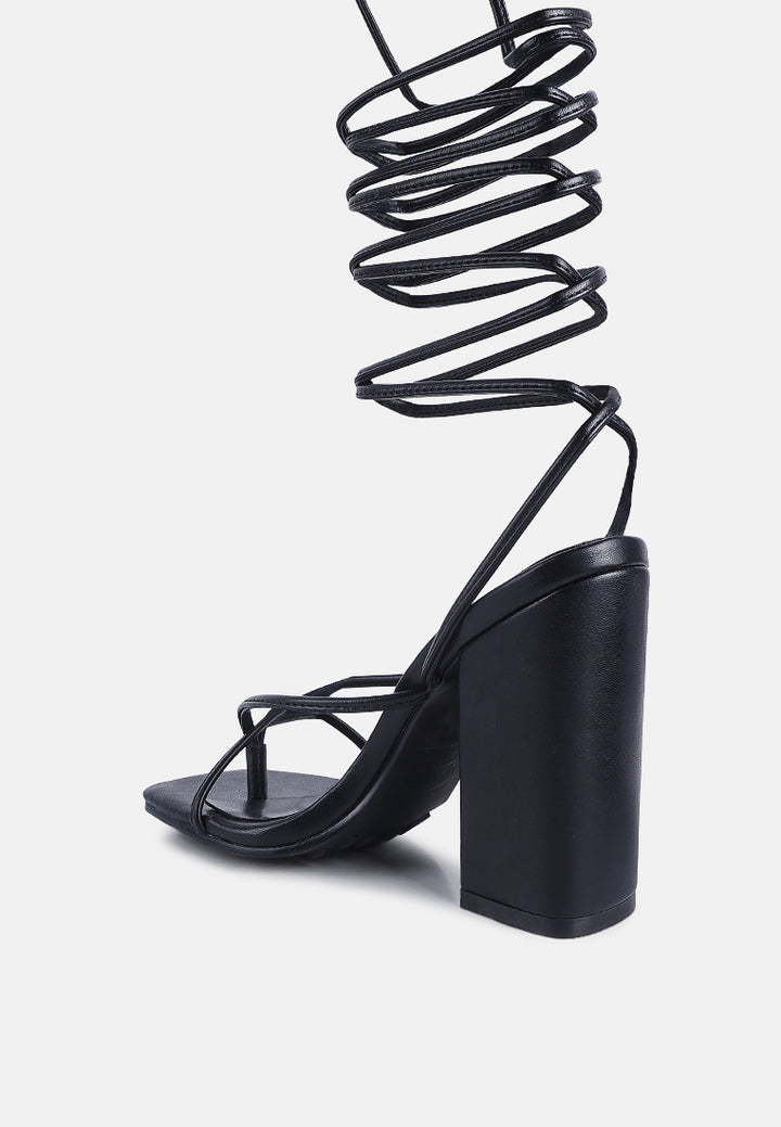 women lace up block heeled sandal#color_black