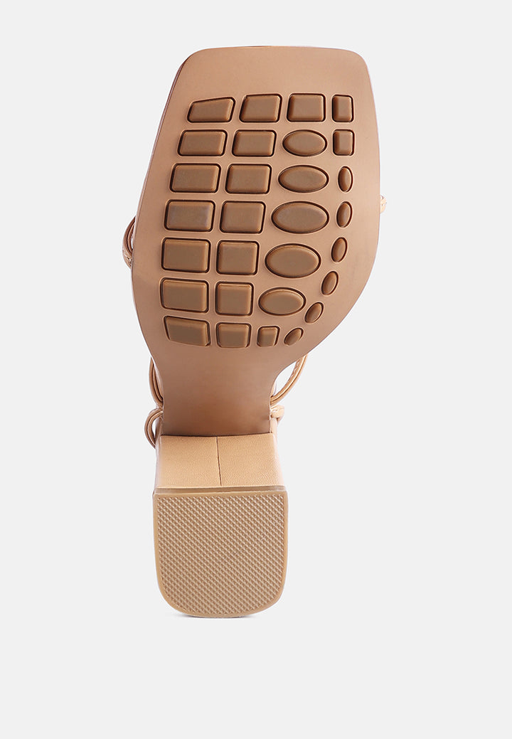 women lace up block heeled sandal#color_macchiato