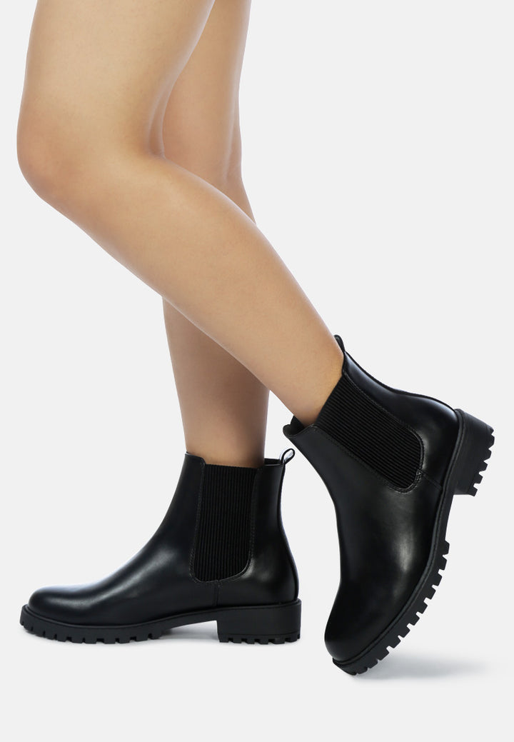 women chelsea styled ankle boot#color_black