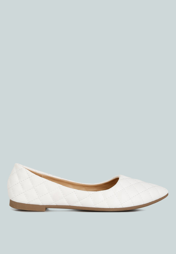 women quilted detail ballet flats#color_white