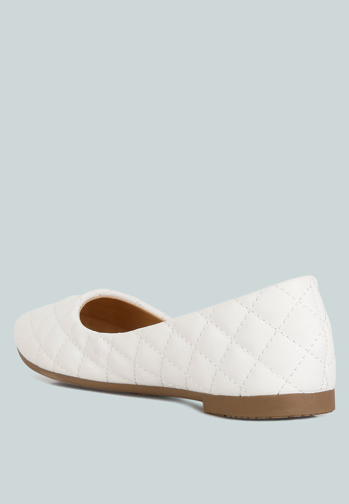 women quilted detail ballet flats#color_white