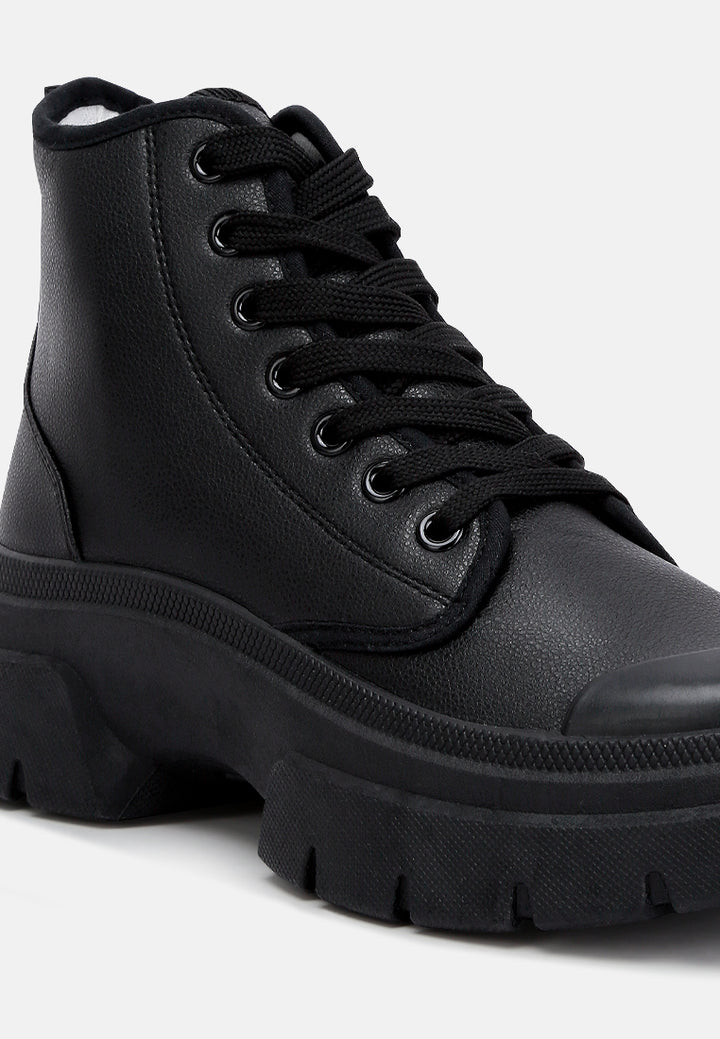 women chunky lace up boots#color_black
