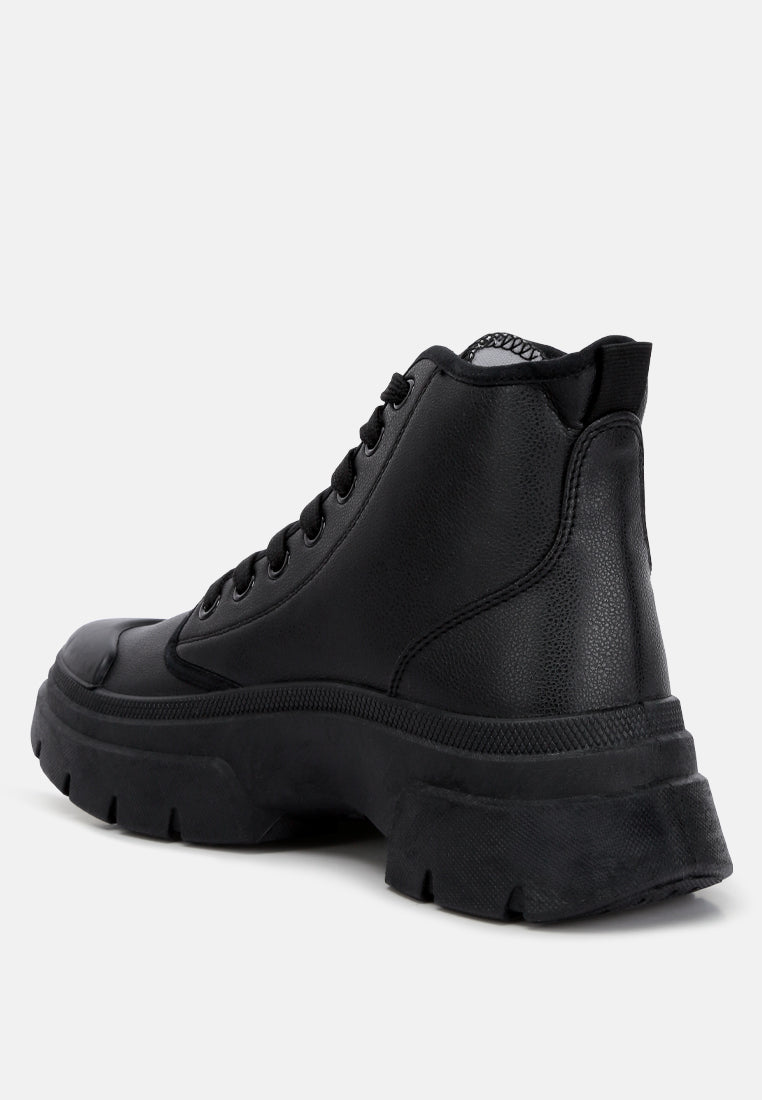 women chunky lace up boots#color_black