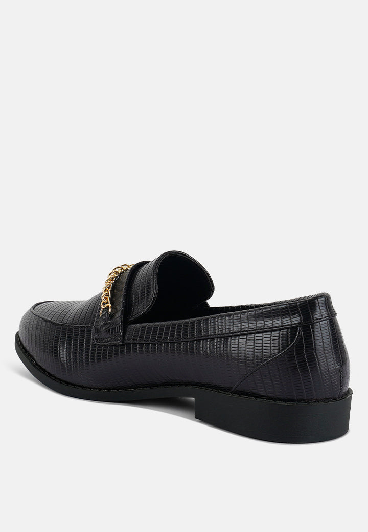 women low block loafers adorned with golden chain#color_black