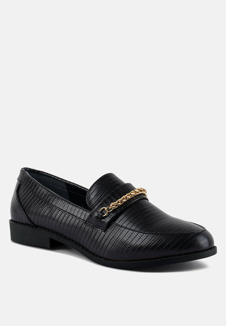 women low block loafers adorned with golden chain#color_black