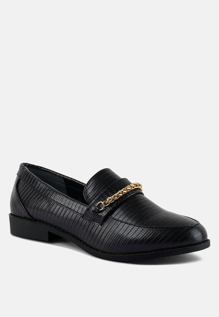 women low block loafers adorned with golden chain#color_black