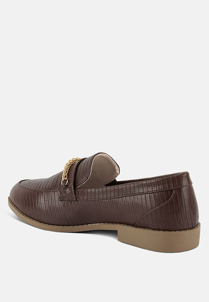 women low block loafers adorned with golden chain#color_brown