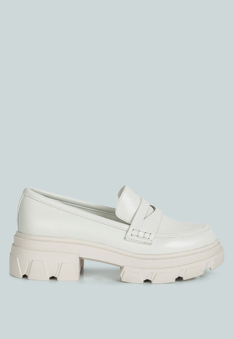 women wagon platform heel loafers#color_beige