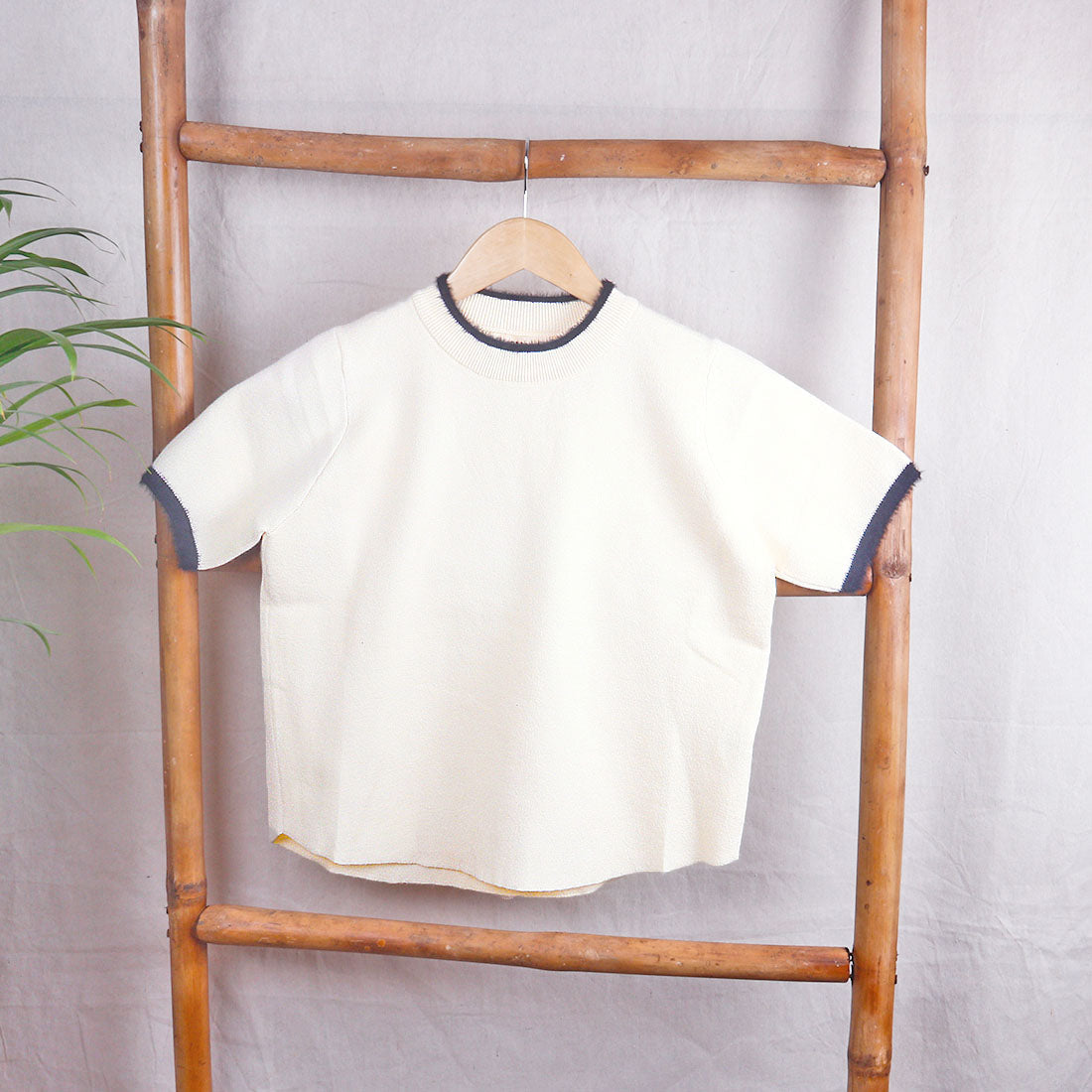 Knit Top With Contrast Collar and Sleeve - White