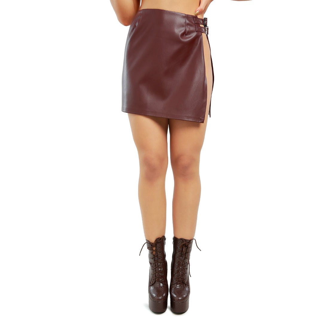 buckle belted mini skirt with a slit#color_brown