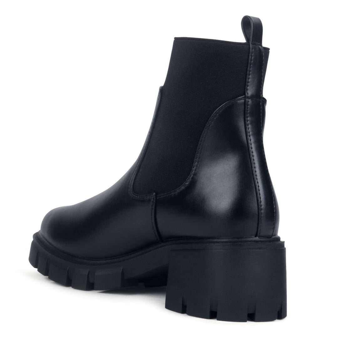 Chunky All Black Chelsea Boot - Black